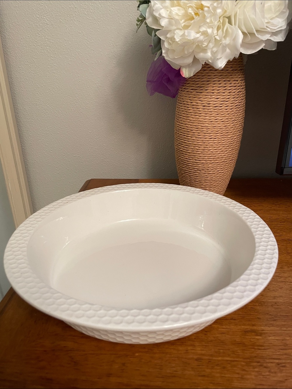 CIROA White Stoneware Honeycomb Pattern Baking Casserole or Microwave Safe Dish